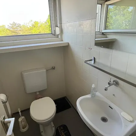Geräumiges Geschäftszimmer Privatunterkunft
